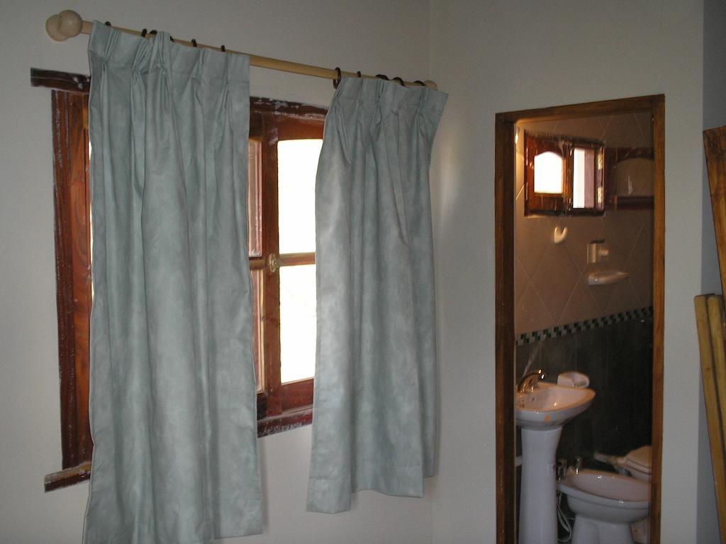 Hostel El Galeon Villa Gesell Ngoại thất bức ảnh