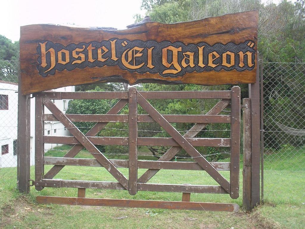 Hostel El Galeon Villa Gesell Ngoại thất bức ảnh