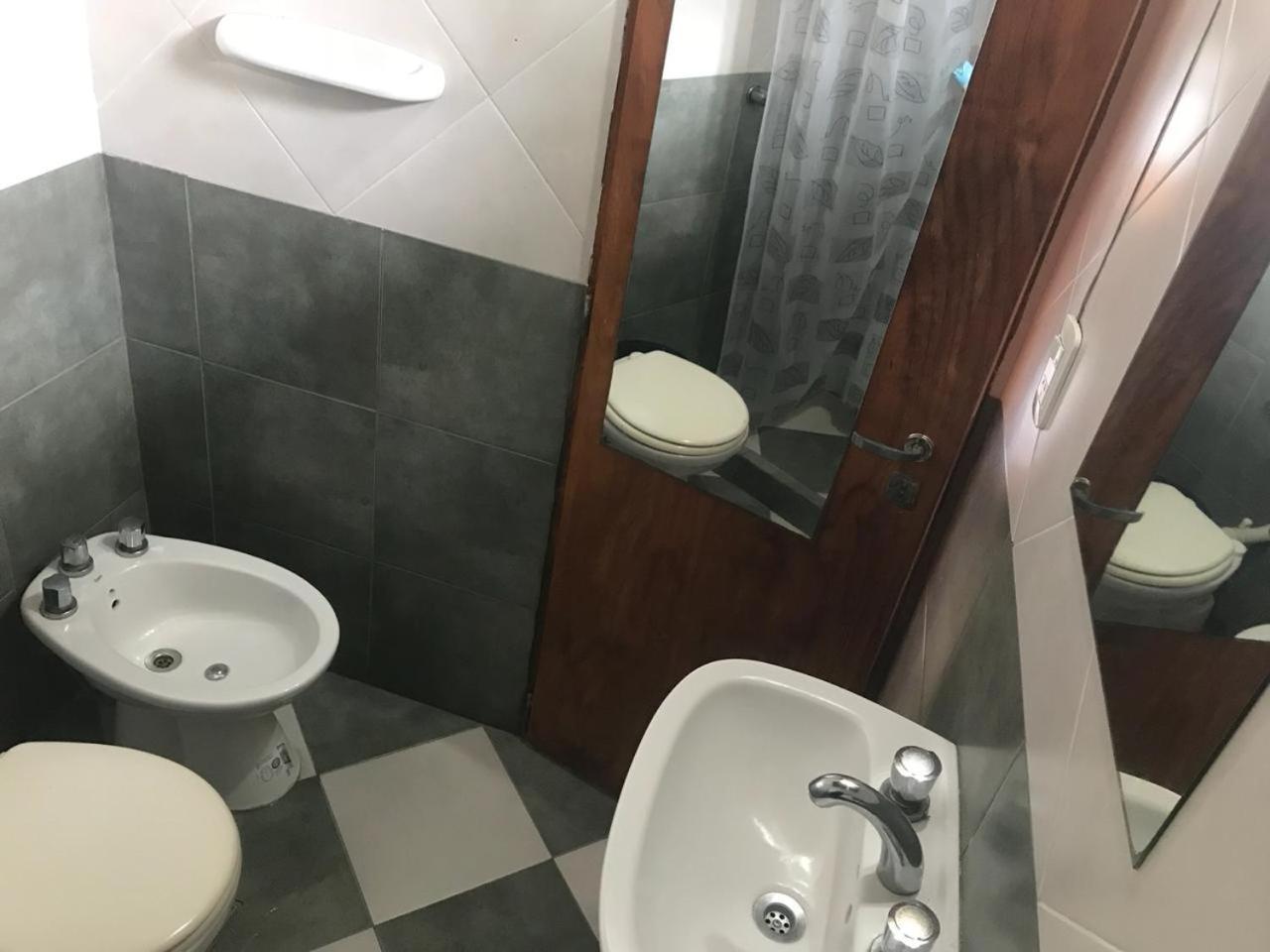 Hostel El Galeon Villa Gesell Ngoại thất bức ảnh